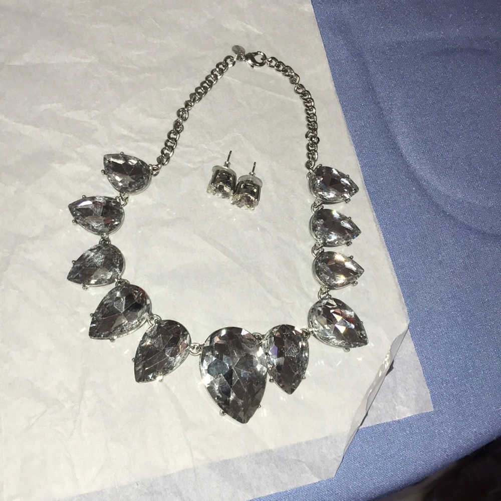 Necklace/ Earring set